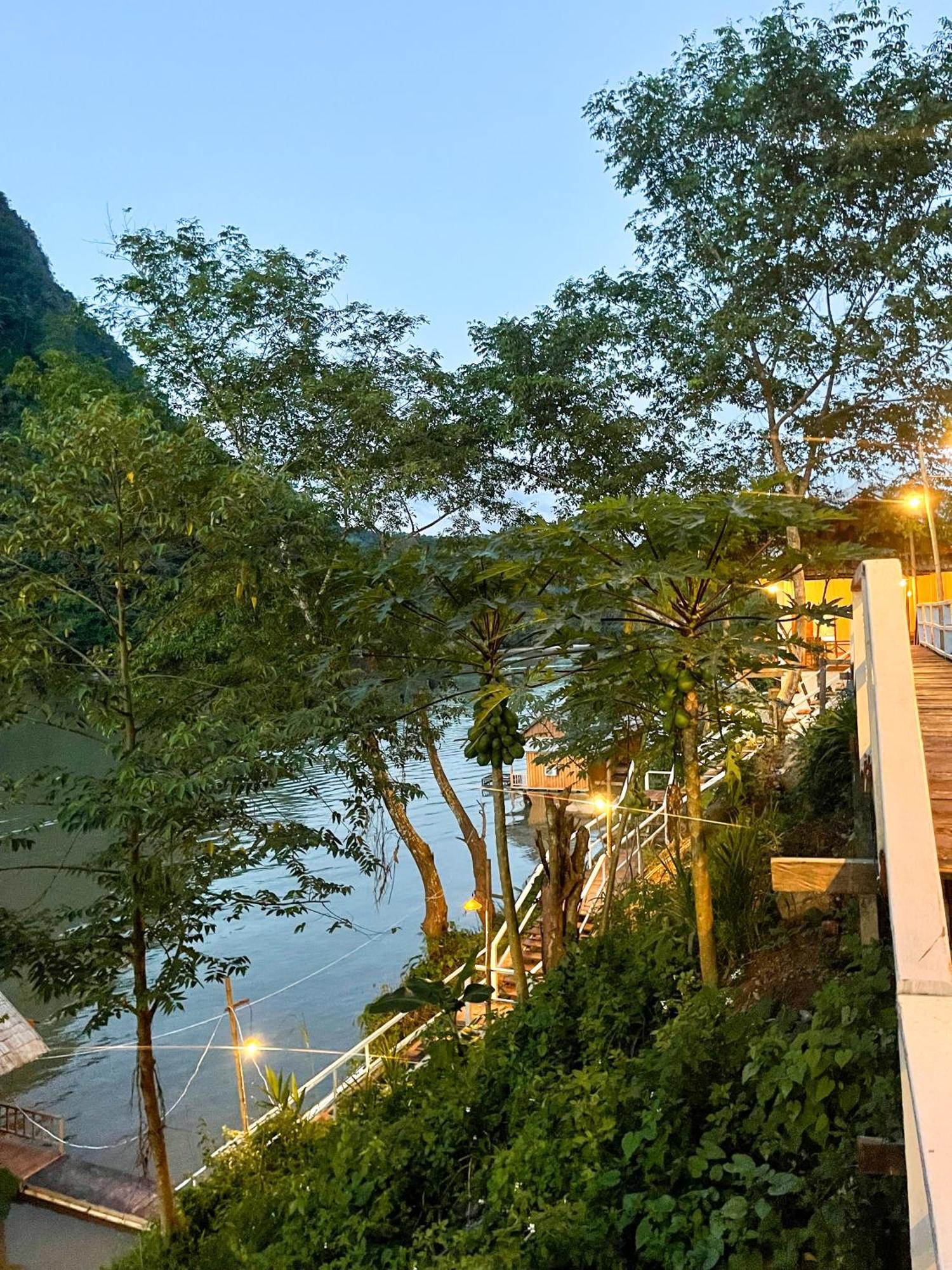 מלון Nongkhiaw The Float House מראה חיצוני תמונה