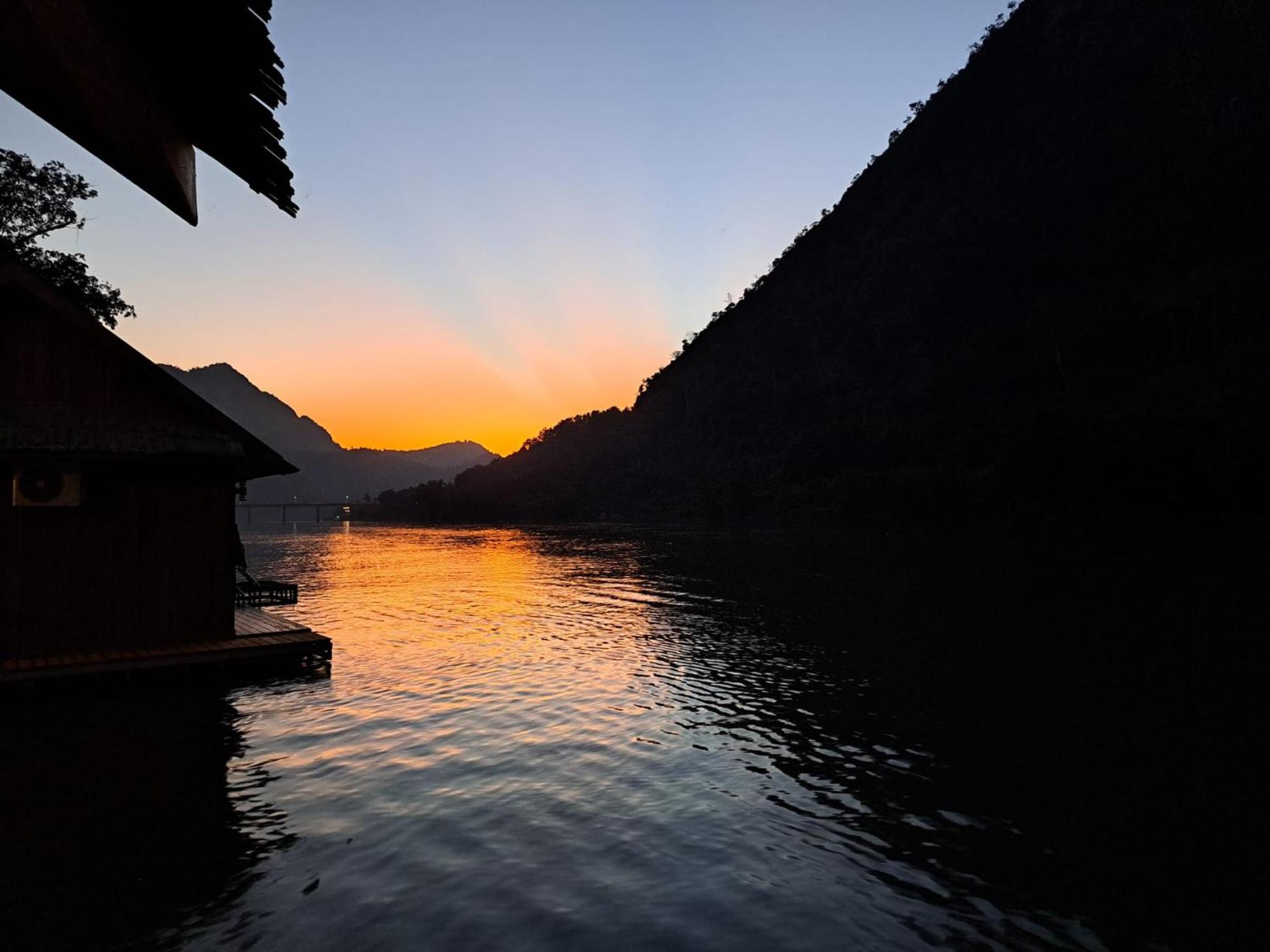 מלון Nongkhiaw The Float House מראה חיצוני תמונה
